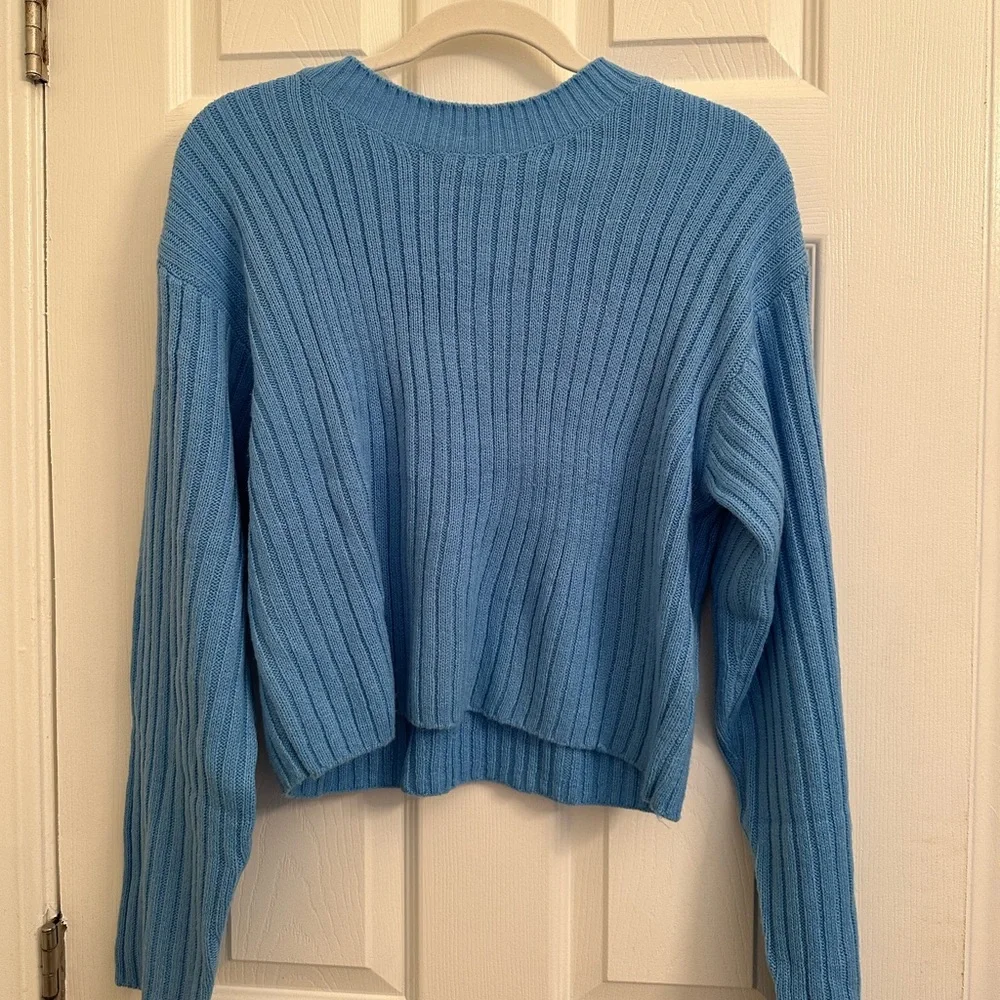 Sweater - Picture 1 of 3